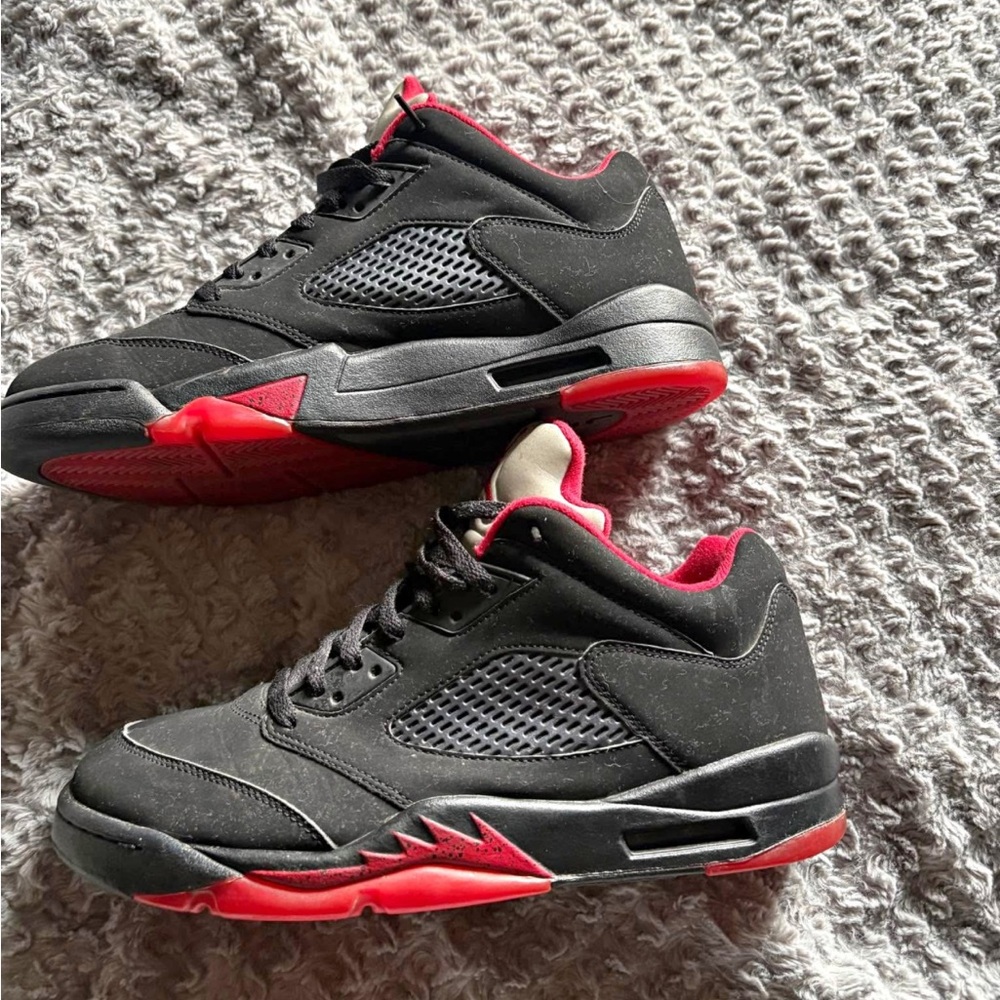 Jordan Black and Red Men's Sneakers